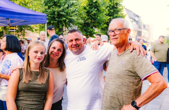  (vergroot foto)